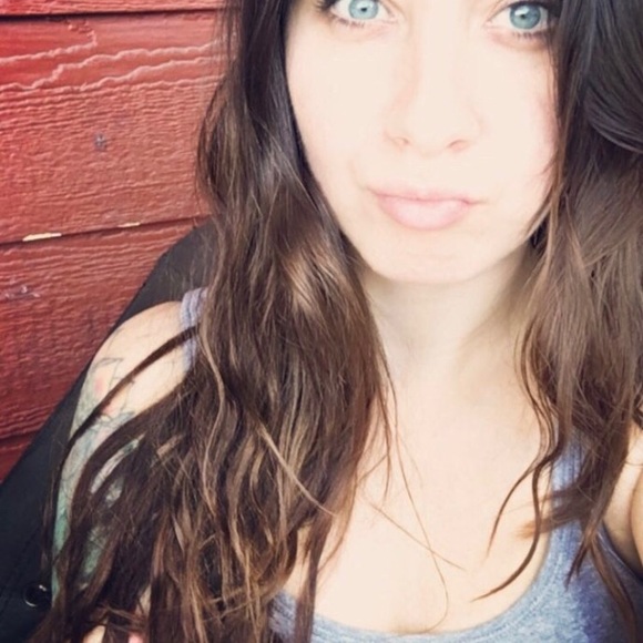 Hey y’all! I’m Brittany :) Thanks for stopping by! - Picture 3 of 3